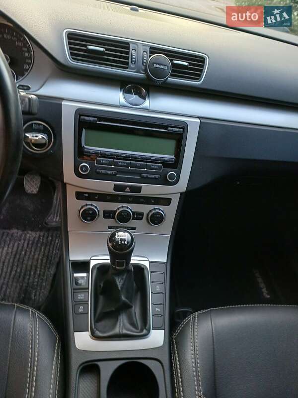 Универсал Volkswagen Passat 2013 в Полтаве