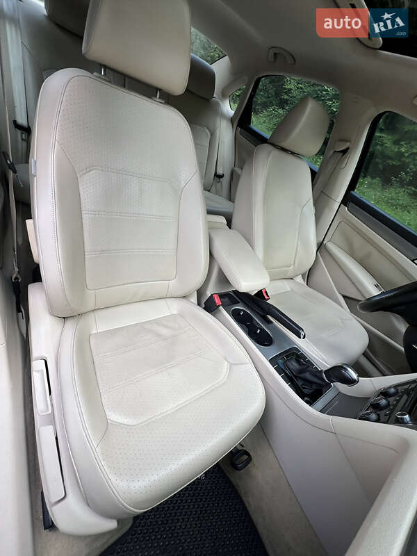 Седан Volkswagen Passat 2014 в Софиевской Борщаговке