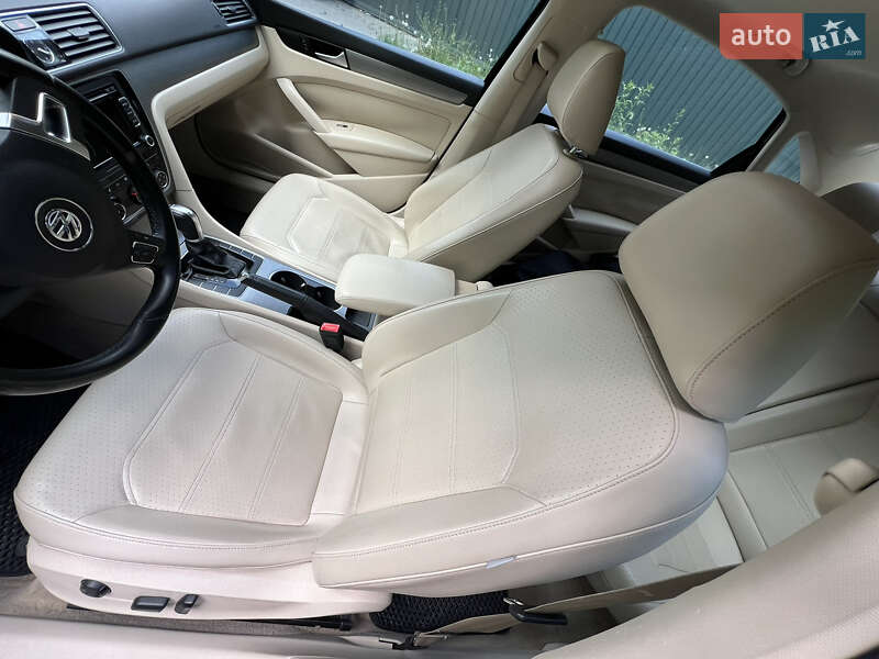 Седан Volkswagen Passat 2014 в Софиевской Борщаговке