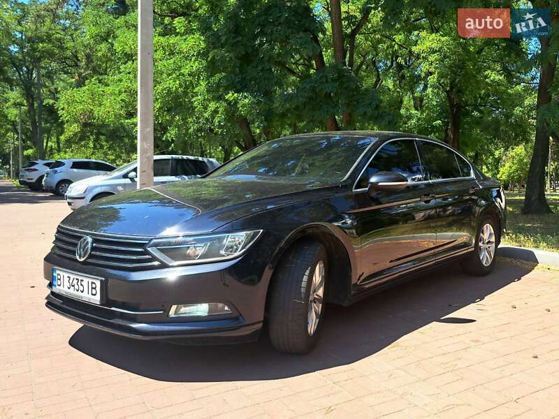 Седан Volkswagen Passat 2017 в Кременчуге