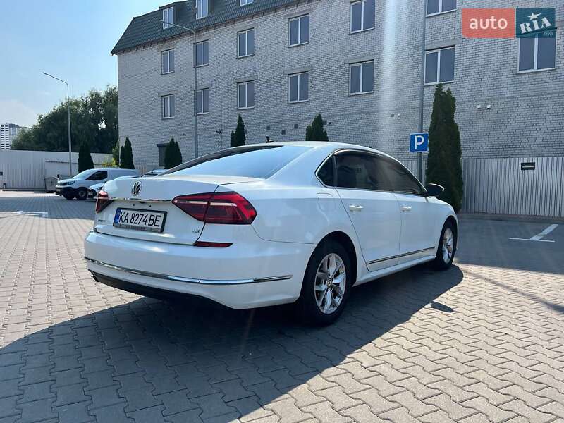 Седан Volkswagen Passat 2016 в Києві
