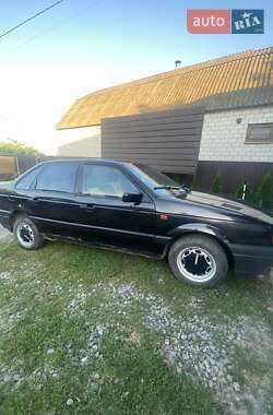 Седан Volkswagen Passat 1992 в Виннице