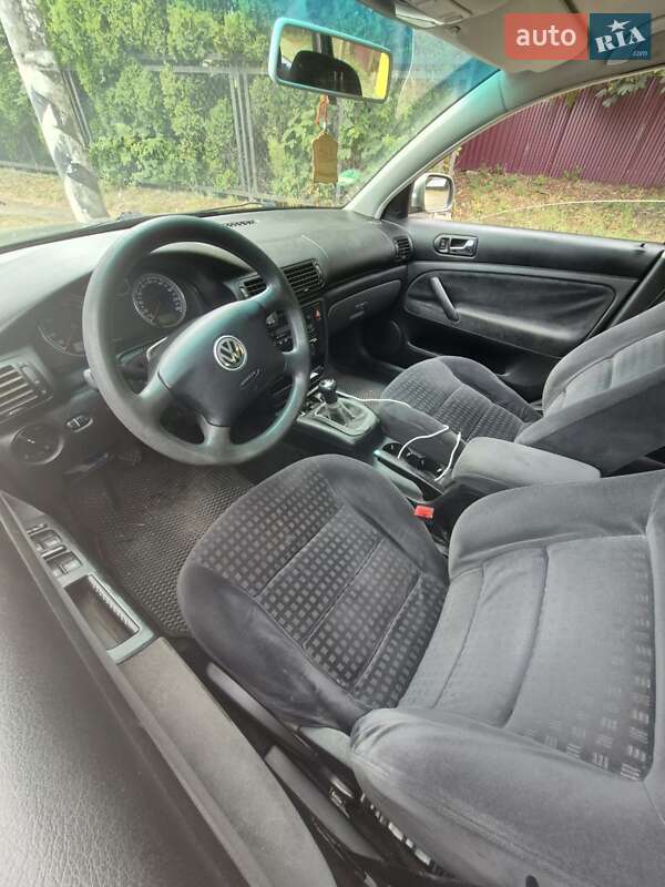 Универсал Volkswagen Passat 2002 в Вижнице