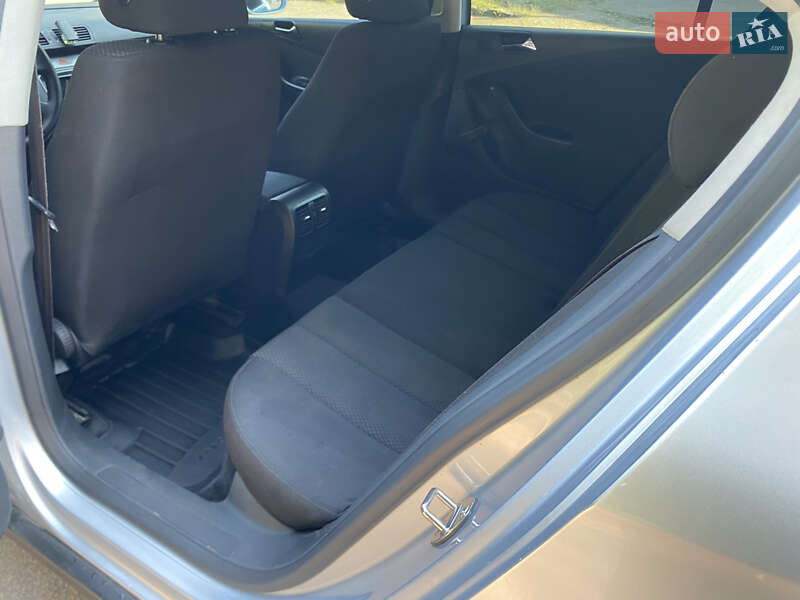 Седан Volkswagen Passat 2008 в Житомирі