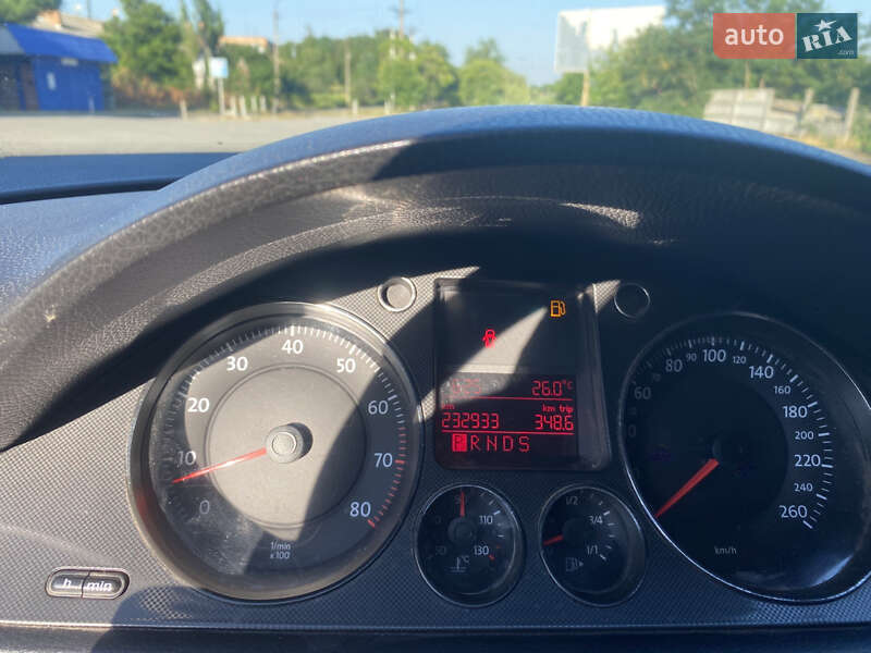 Универсал Volkswagen Passat 2006 в Апостолово