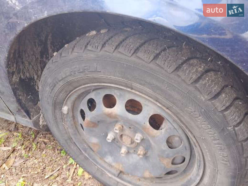 Універсал Volkswagen Passat 2005 в Камені-Каширському