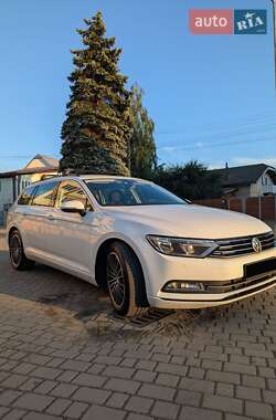 Універсал Volkswagen Passat 2015 в Івано-Франківську