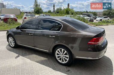 Седан Volkswagen Passat 2012 в 