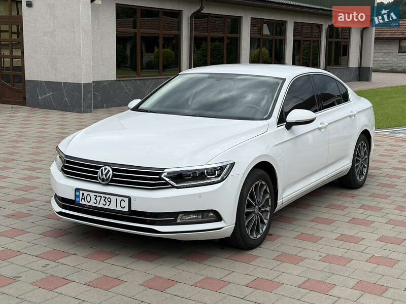 Седан Volkswagen Passat 2015 в Иршаве