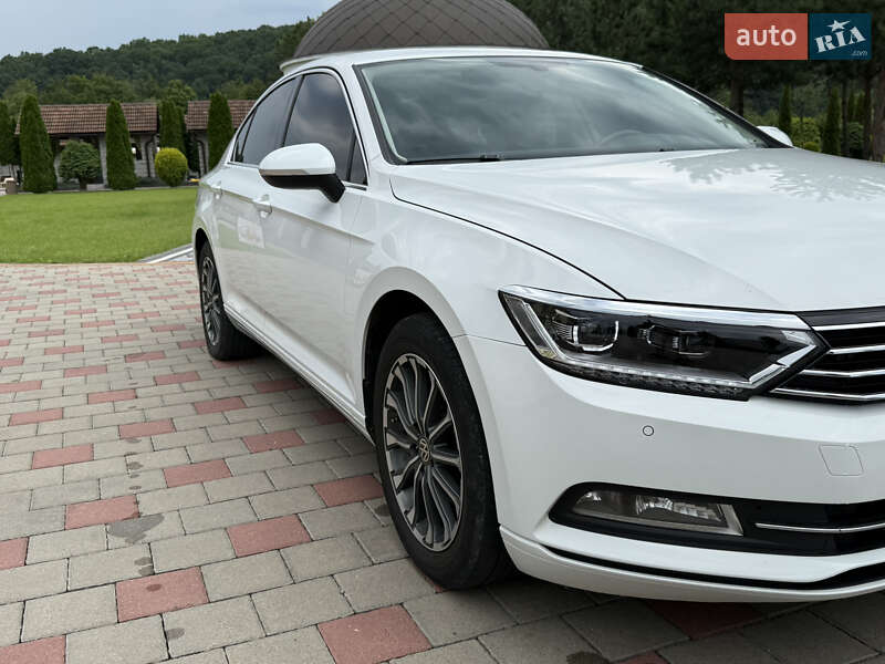 Седан Volkswagen Passat 2015 в Иршаве