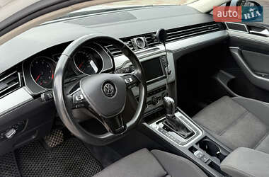 Седан Volkswagen Passat 2015 в Иршаве