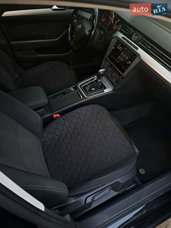 Седан Volkswagen Passat 2017 в Кременчуге