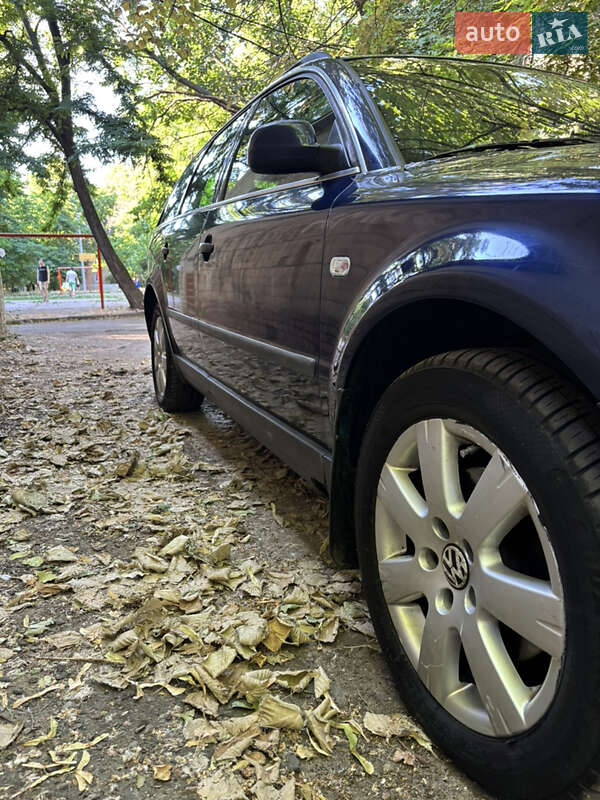 Універсал Volkswagen Passat 2001 в Одесі