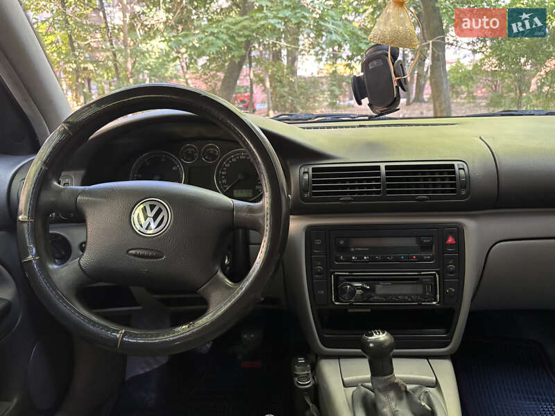 Універсал Volkswagen Passat 2001 в Одесі