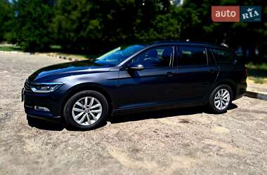 Универсал Volkswagen Passat 2018 в Запорожье