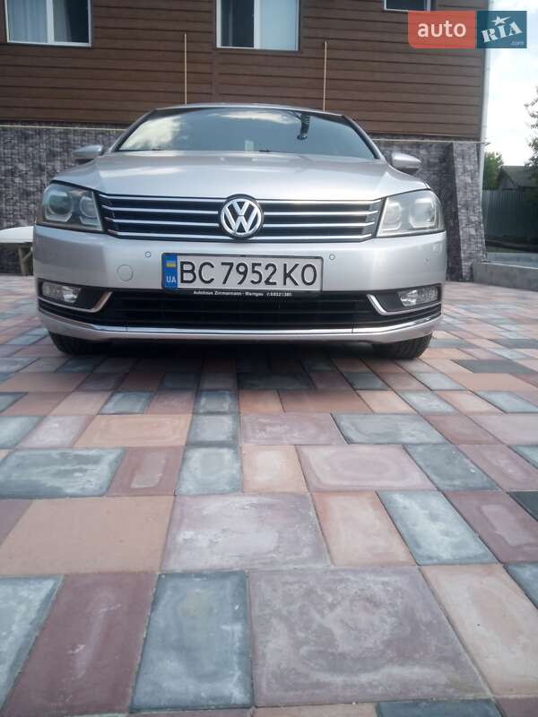 Седан Volkswagen Passat 2013 в Хмельницькому