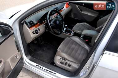 Седан Volkswagen Passat 2005 в 