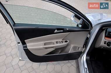 Седан Volkswagen Passat 2005 в 