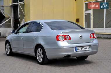Седан Volkswagen Passat 2005 в 