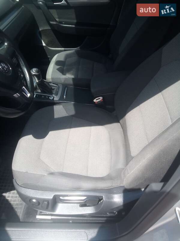 Седан Volkswagen Passat 2013 в Хмельницькому