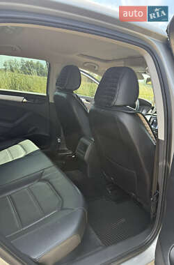 Седан Volkswagen Passat 2012 в 