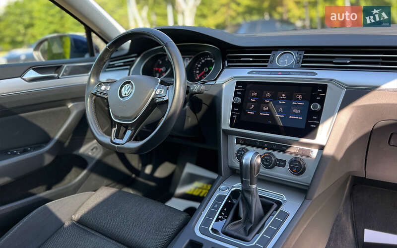 Универсал Volkswagen Passat 2017 в Львове