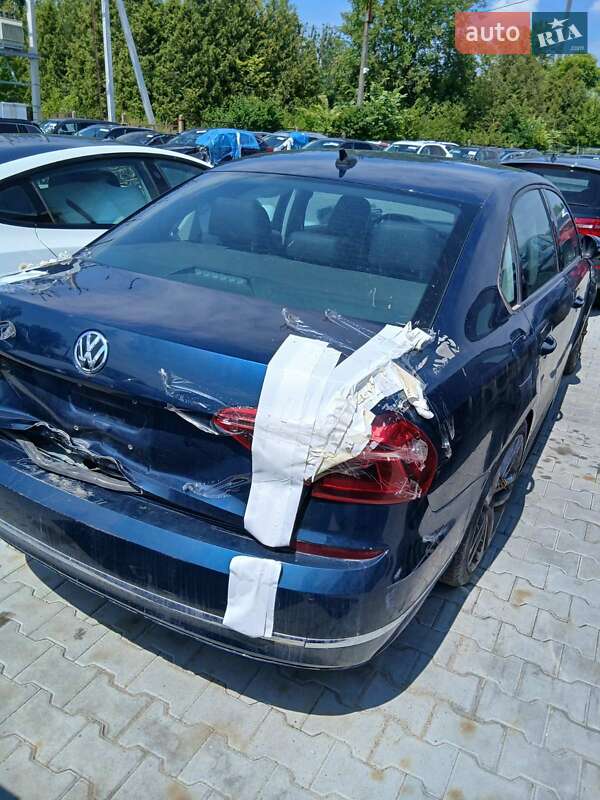 Седан Volkswagen Passat 2017 в Львові