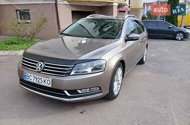 Універсал Volkswagen Passat 2011 в Львові