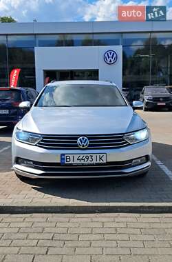 Универсал Volkswagen Passat 2015 в Житомире