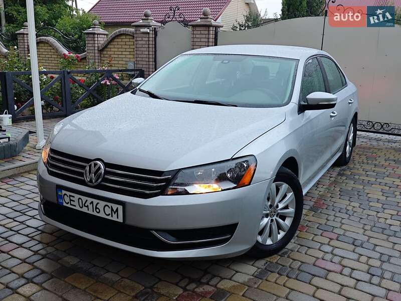 Седан Volkswagen Passat 2012 в Сторожинце