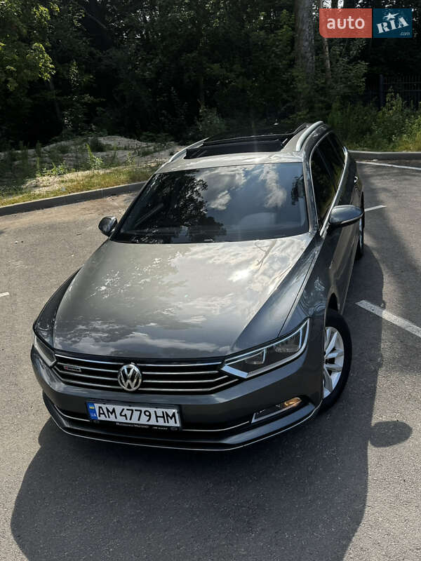 Універсал Volkswagen Passat 2017 в Житомирі