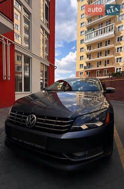 Седан Volkswagen Passat 2012 в Одессе