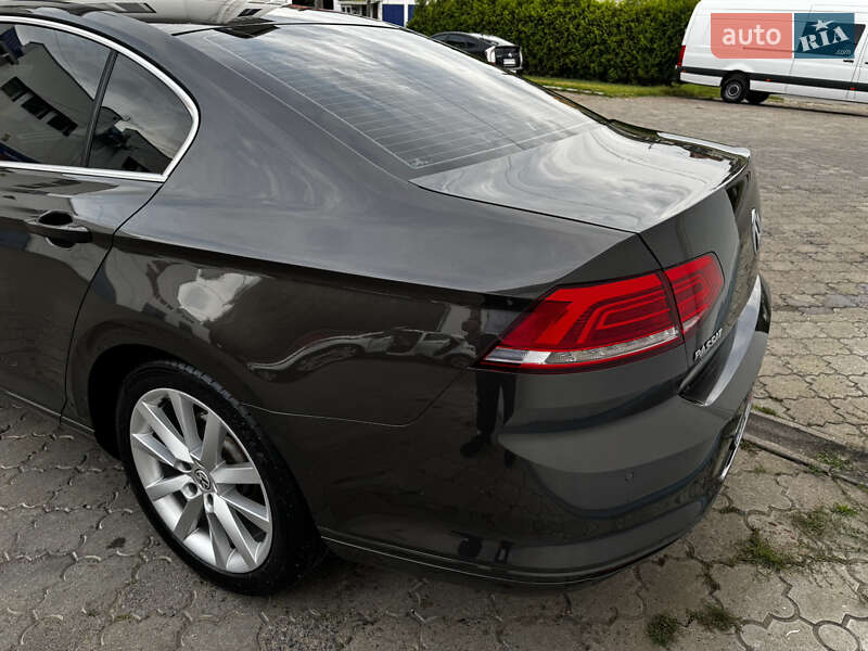 Седан Volkswagen Passat 2014 в Черновцах