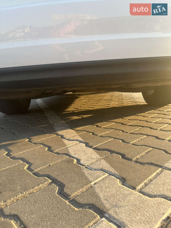 Седан Volkswagen Passat 2014 в Днепре