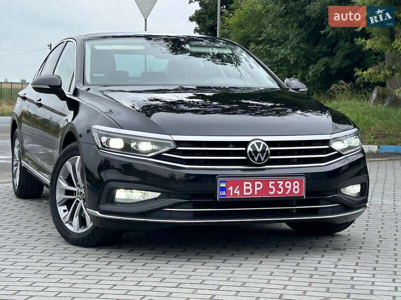 Седан Volkswagen Passat 2020 в Львове