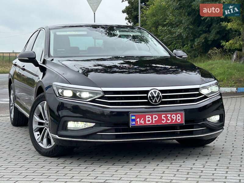 Седан Volkswagen Passat 2020 в Львове