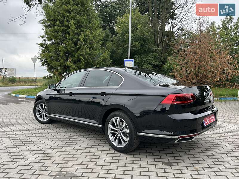 Седан Volkswagen Passat 2020 в Львове