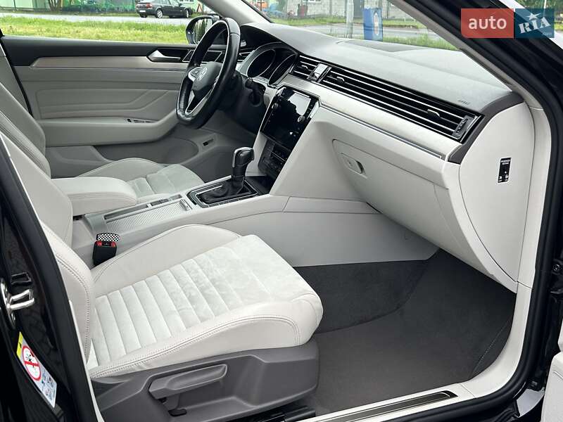 Седан Volkswagen Passat 2020 в Львове