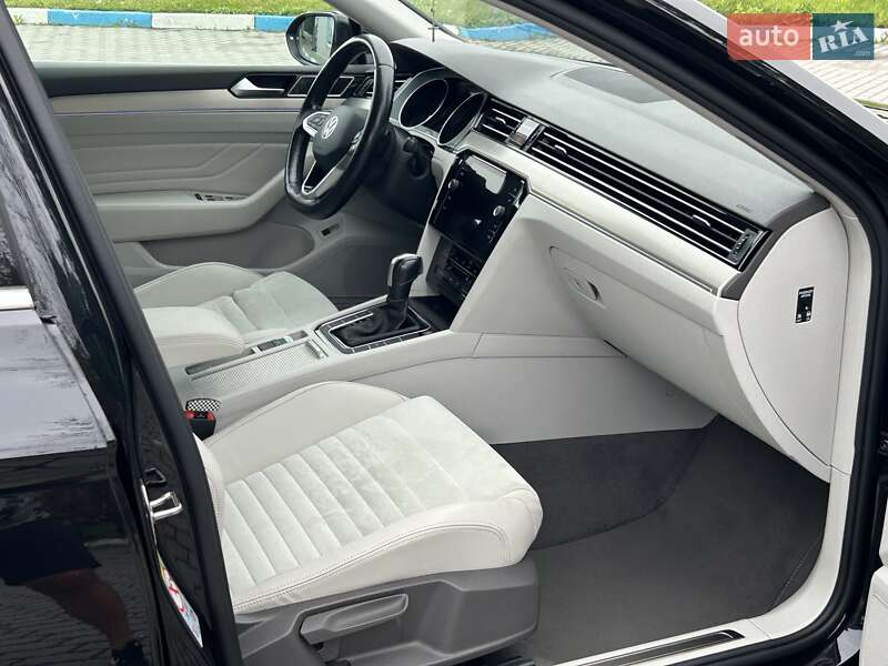 Седан Volkswagen Passat 2020 в Львове