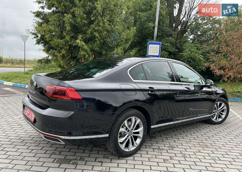 Седан Volkswagen Passat 2020 в Львове