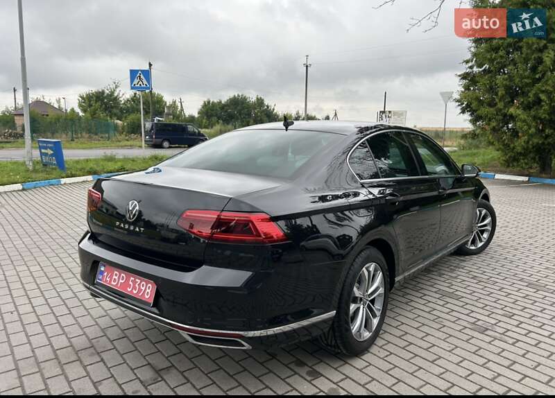 Седан Volkswagen Passat 2020 в Львове