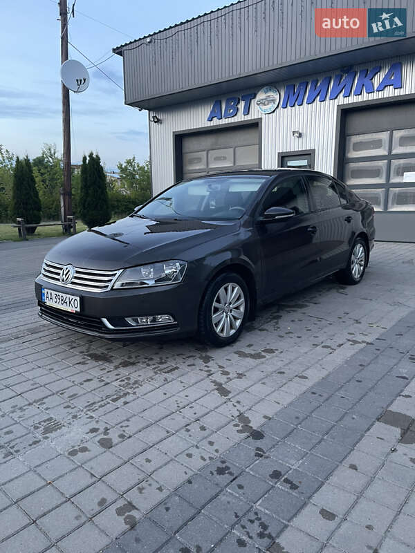 Volkswagen Passat 2011