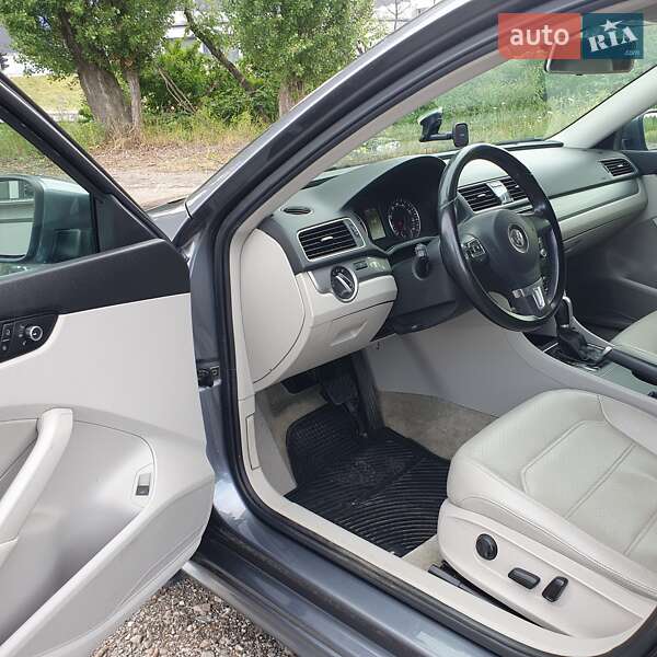 Седан Volkswagen Passat 2015 в Тернополе