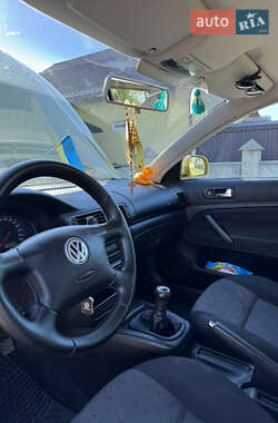 Универсал Volkswagen Passat 2000 в 
