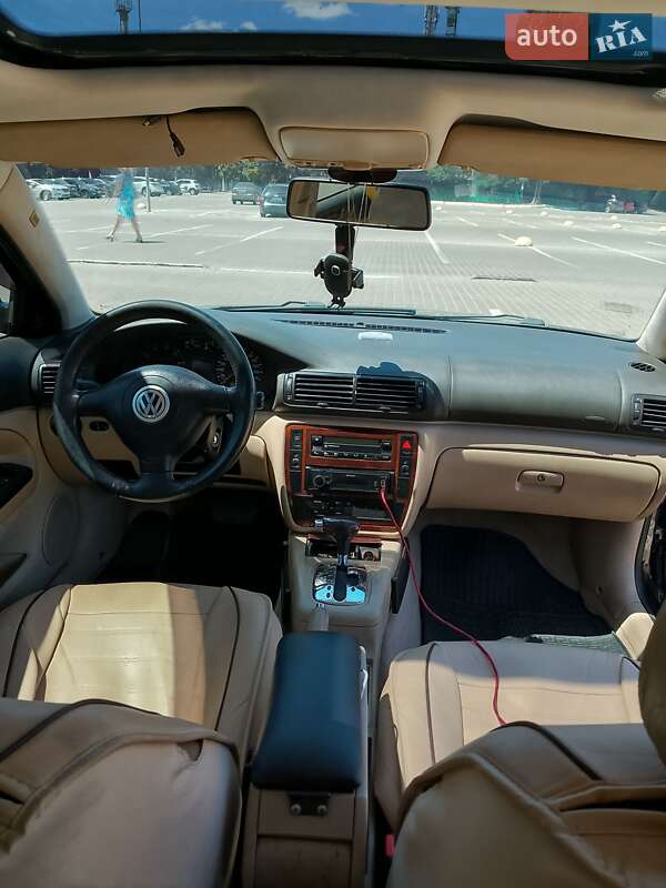 Седан Volkswagen Passat 1997 в Одессе