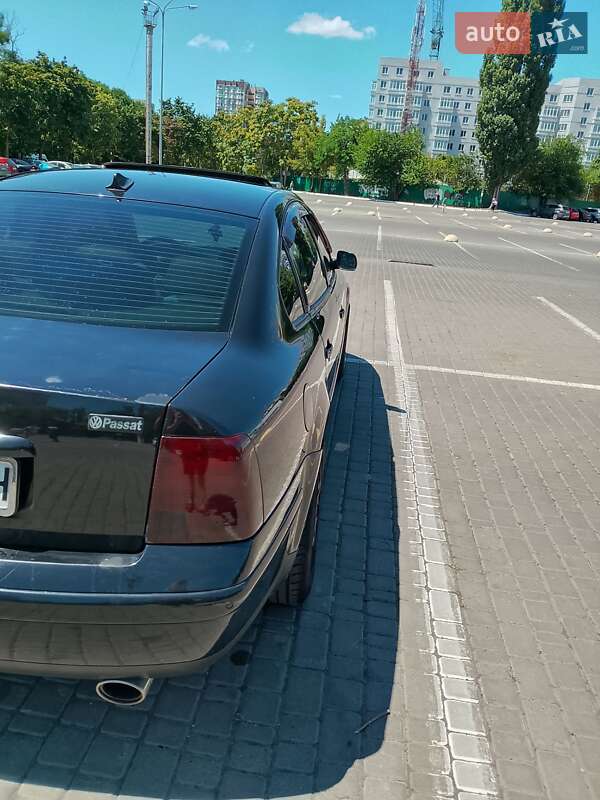 Седан Volkswagen Passat 1997 в Одессе