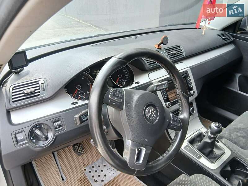 Универсал Volkswagen Passat 2010 в Львове