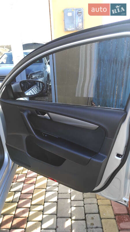Универсал Volkswagen Passat 2013 в Бучаче