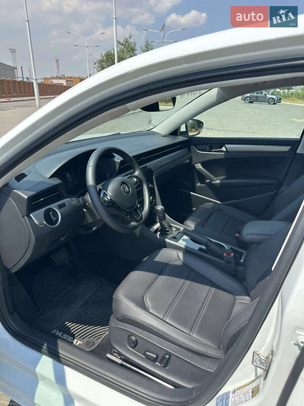 Седан Volkswagen Passat 2021 в Ізмаїлі
