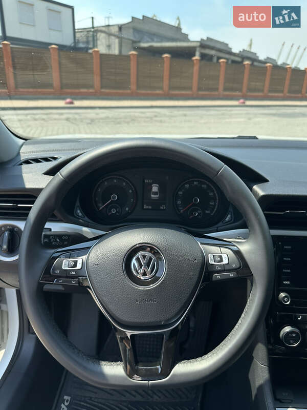 Седан Volkswagen Passat 2021 в Ізмаїлі